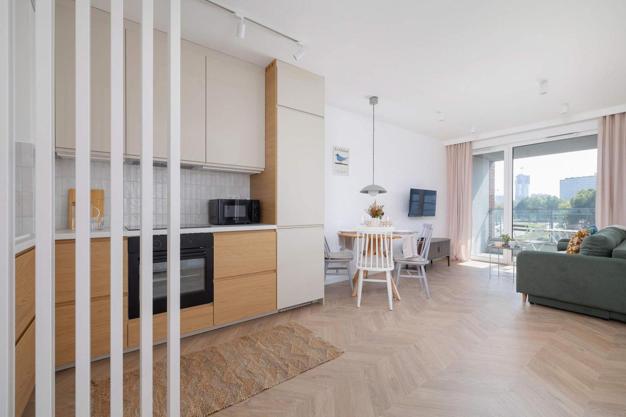 Apartment Sloneczna Comfy With Balcony & Parking By Renters